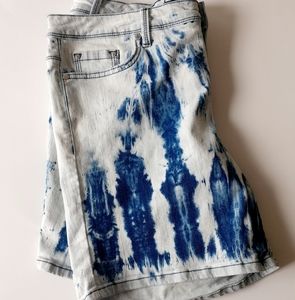 Bandolino High Waisted Acid Wash Shorts, 12